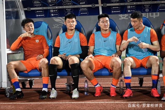 😂胖虎卧底？卡塞米罗本场乌龙铲射，犯规送对手任意球被扳平